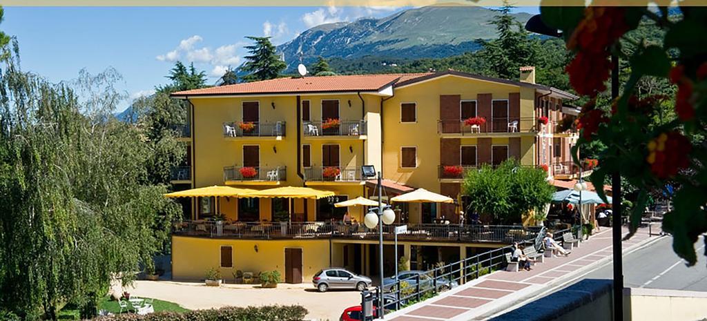 Hotel Costabella San Zeno di Montagna Exterior photo